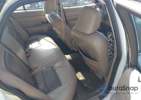 2005 Ford Crown Victoria Standard from USA, damaged, VIN 2FAFP73W95X147950